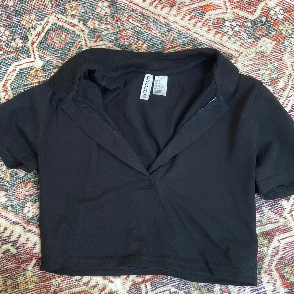 black collared crop top